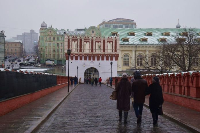 sortie du kremlin moscou moscow russie russia