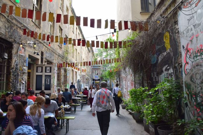 graffitis et bars arrière-cours berlin