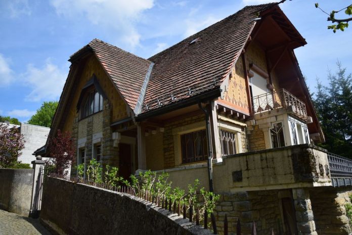 villa fallet balcon terrasse la chaux de fonds suisse switzerland