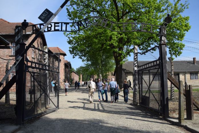 porte d'entrée d'Auschwitz