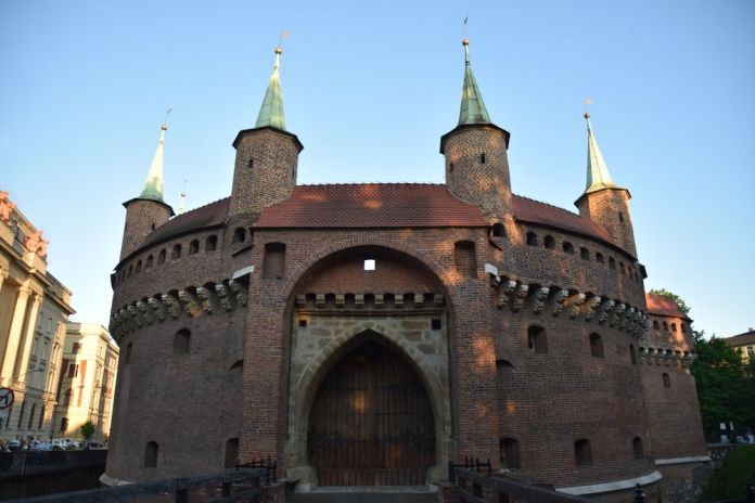 barbacane Cracovie côté
