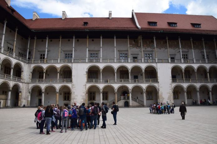 cour château wawel cracovie galeries