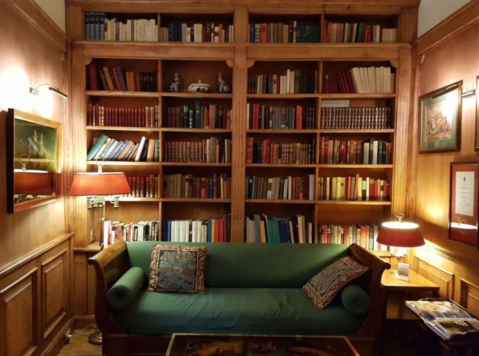 bibliothèque hotel grodek cracovie