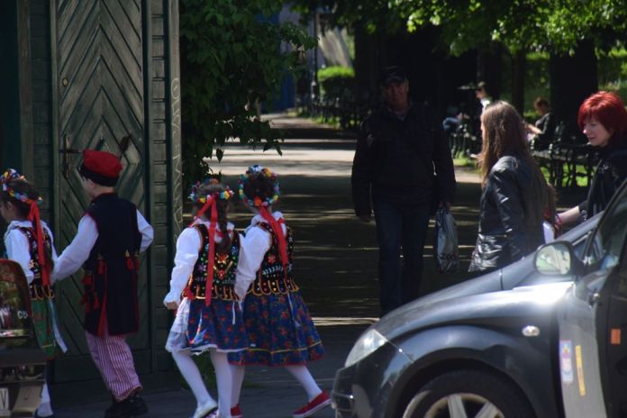 petits polonais en promenade