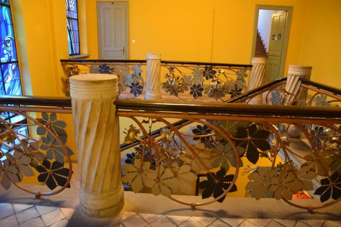 détail rampe escalier société médecine cracovie