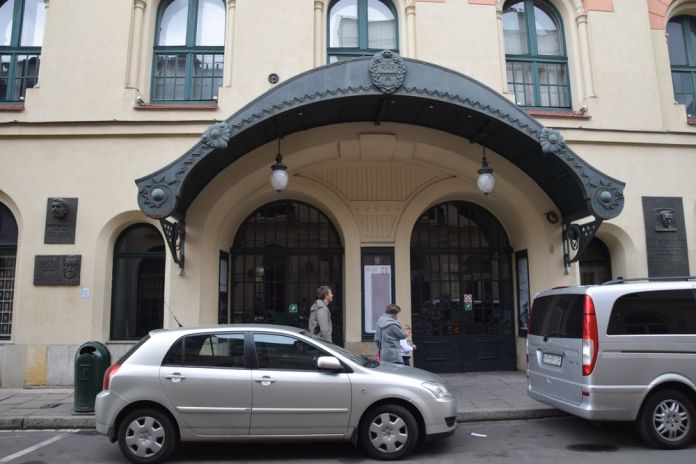 entrée vieux théâtre cracovie