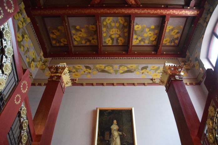 guirlande fleurs jaunes vieux théâtre cracovie