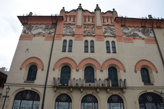 vieux théâtre cracovie façade szczepanski