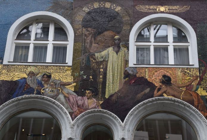 fresque mosaïques verres Karnternstrasse vienne