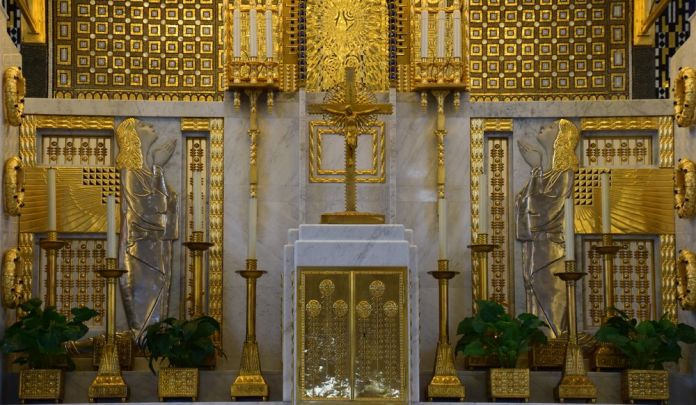or et argent repoussés autel steinhof vienne