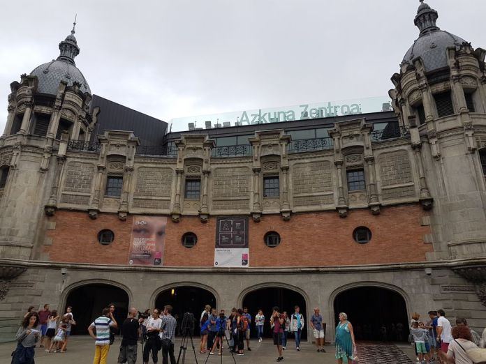 façade azkuna zentroa bilbao