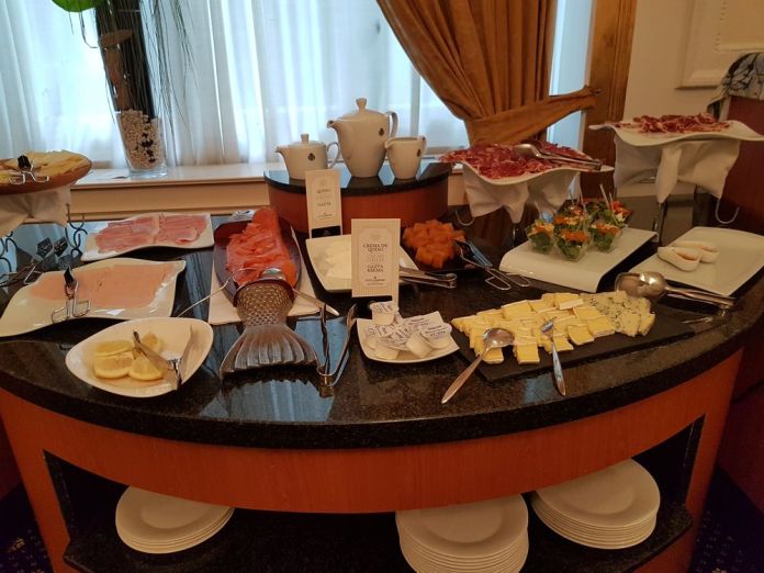 assortiments salés petit déjeuner carlton bilbao