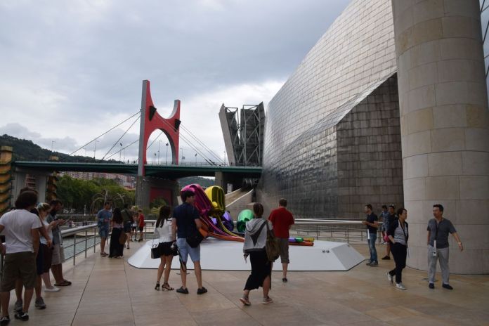 arcos rojos guggenheim bilbao