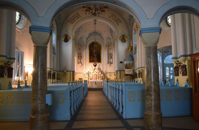 intérieur église bleue bratislava