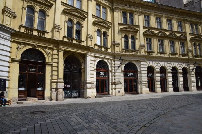 rue courbée bratislava