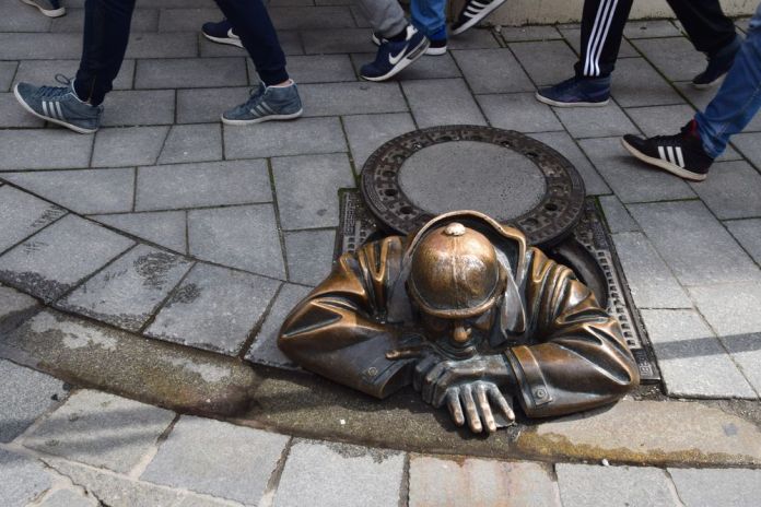 ce personnage attire les foules à Bratislava