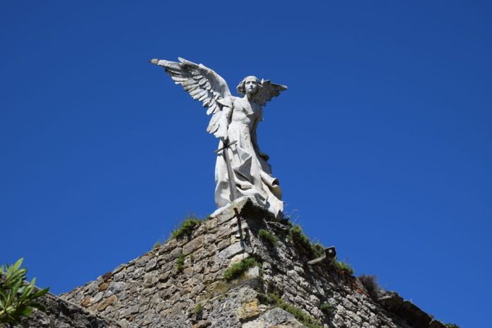 ange cimetière comillas domec i montaner