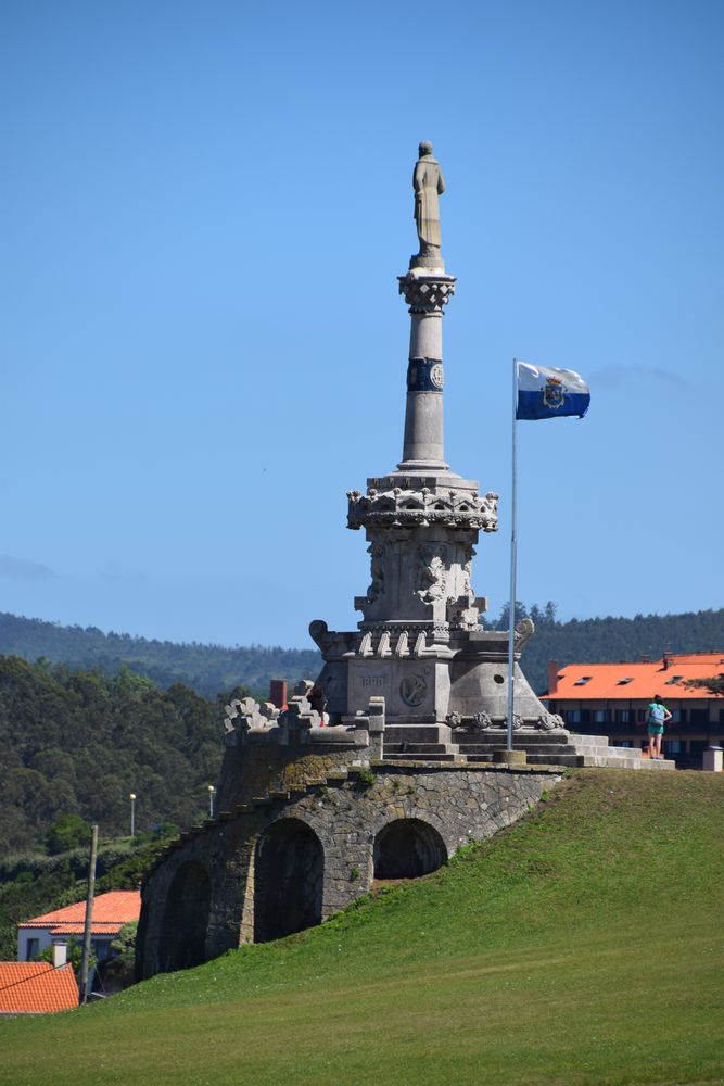 monument au marquis de Comillas par Luis Domenec i Montaner