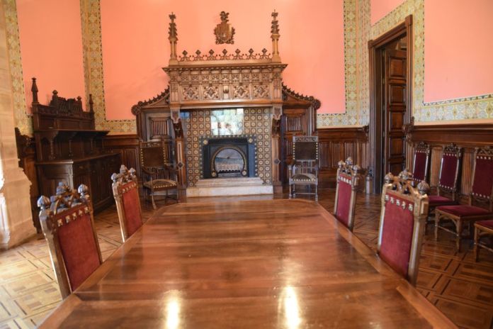 salle à manger palais de sobrellano comillas