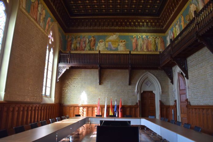 salle réunion université pontificale comillas