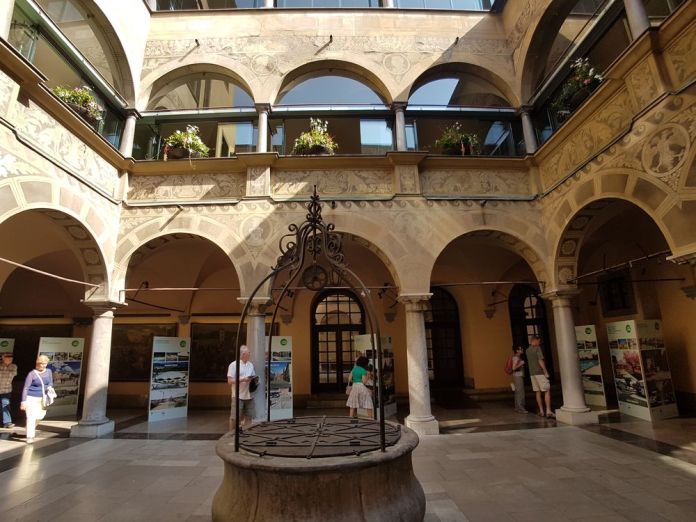 cour intérieure de la mairie de Ljubjljana