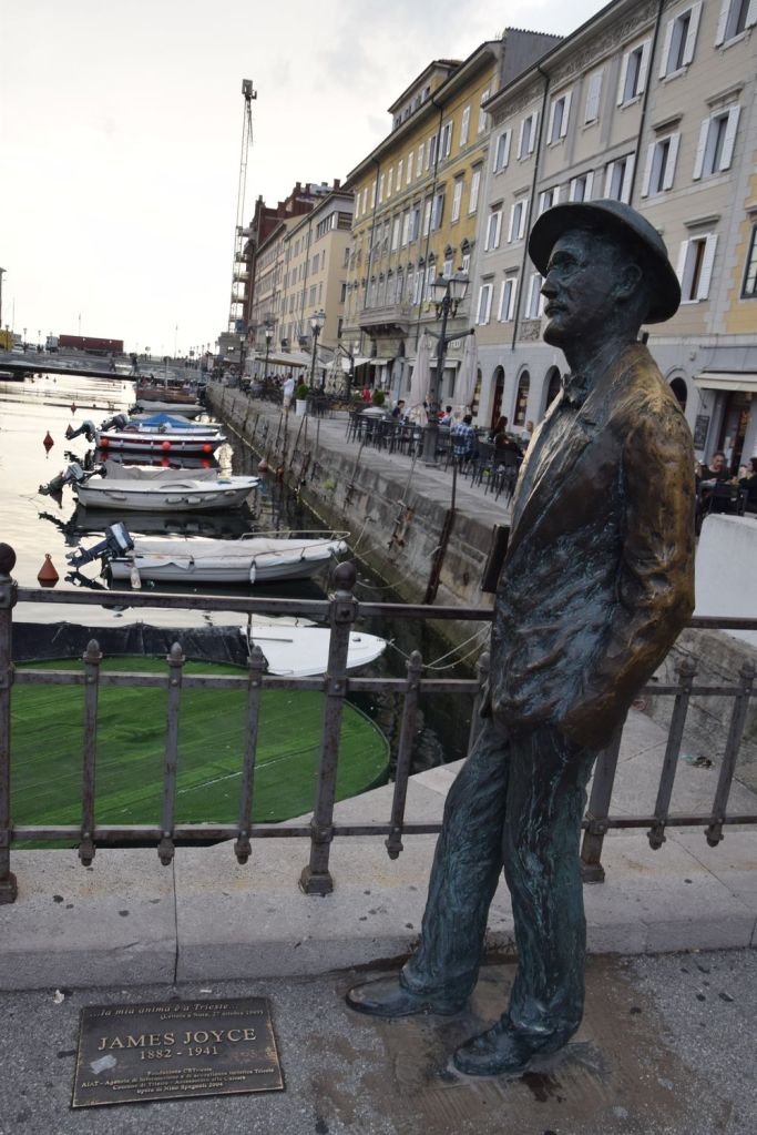 James joyce au bord du grand canal à Trieste