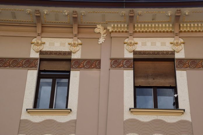 avant toit et fenêtre 11 Tavcarjeva ulia ljubljana