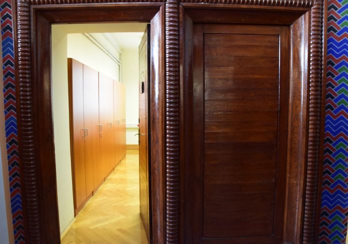 bois travail soigné banque coopérative ljubljana