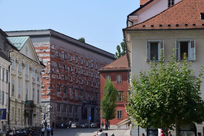 silhouette bibliothèque Ljubljana