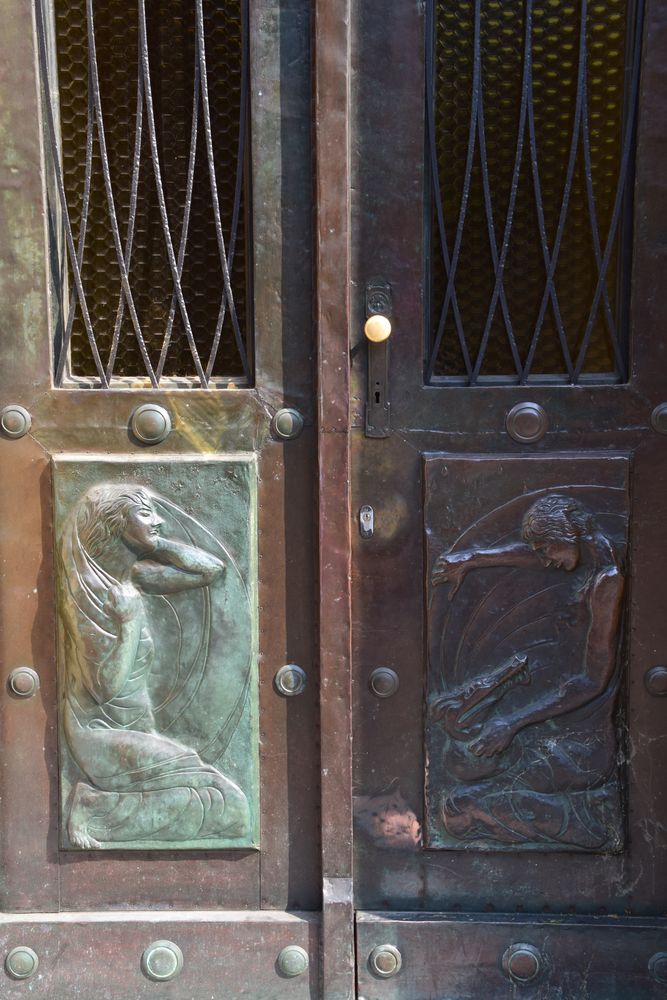 porte de la maison regalli ljubljana