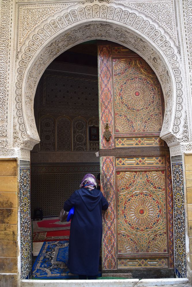 porte en bois décoré mosquée Médina Fès