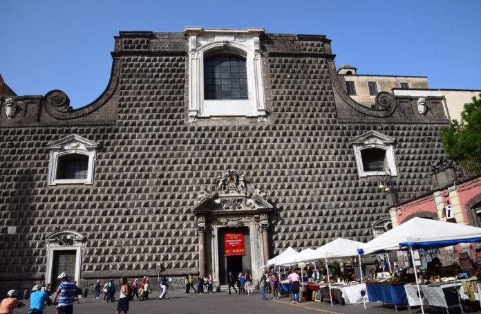 Eglise Gesu Nuovo Naples
