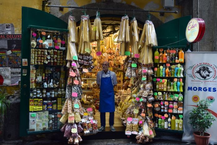 épicerie via san Benedetto Croce Naples