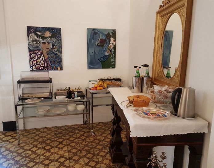 salle petit-déjeuner hôtel Santa Chiara Naples
