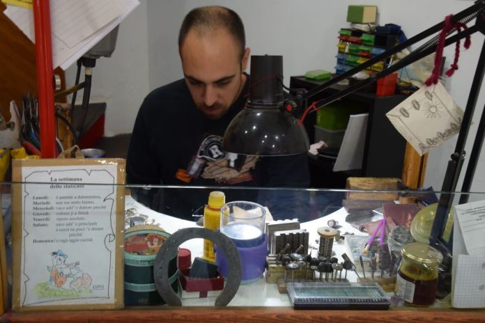 In Mano All'Arte Naples