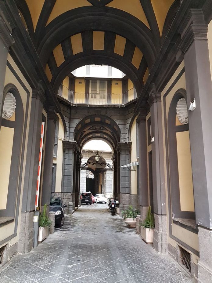 Palazzo Doria d'Angri entrée, Naples