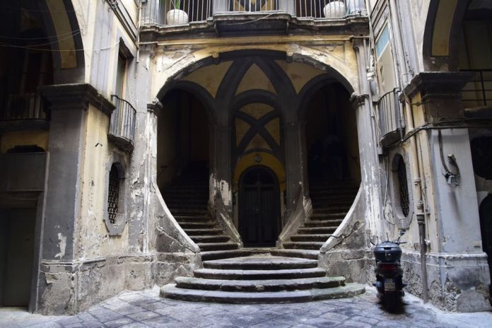 Palazzo Mastelloni Naples