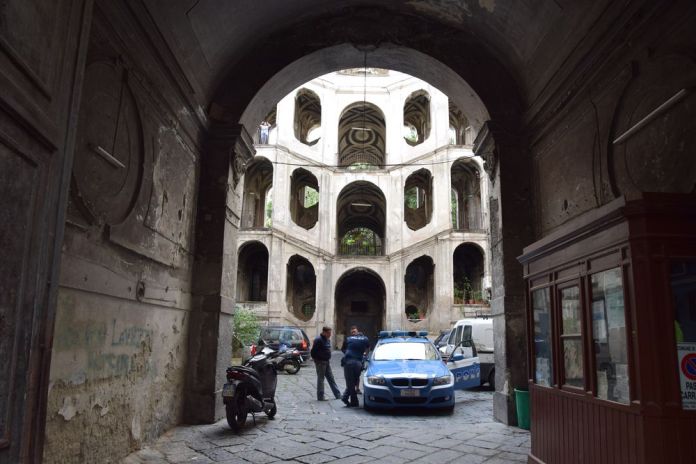 palazzo Sanfelice Naples, entrée