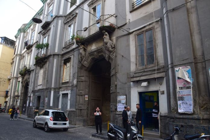 façade Palazzo Sanfelice Naples