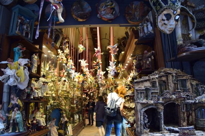 tout ce qu'il faut pour les crèches Naples