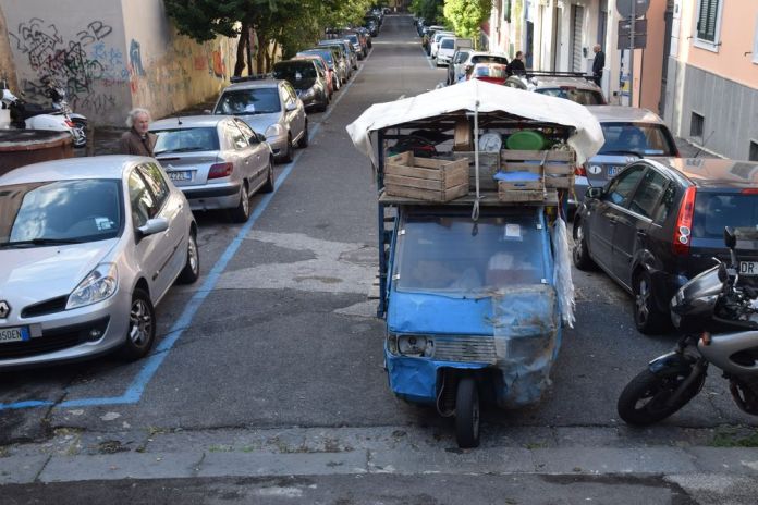 Naples, scène de rue.