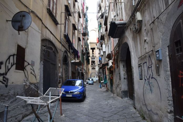 Naples, scène de rue.