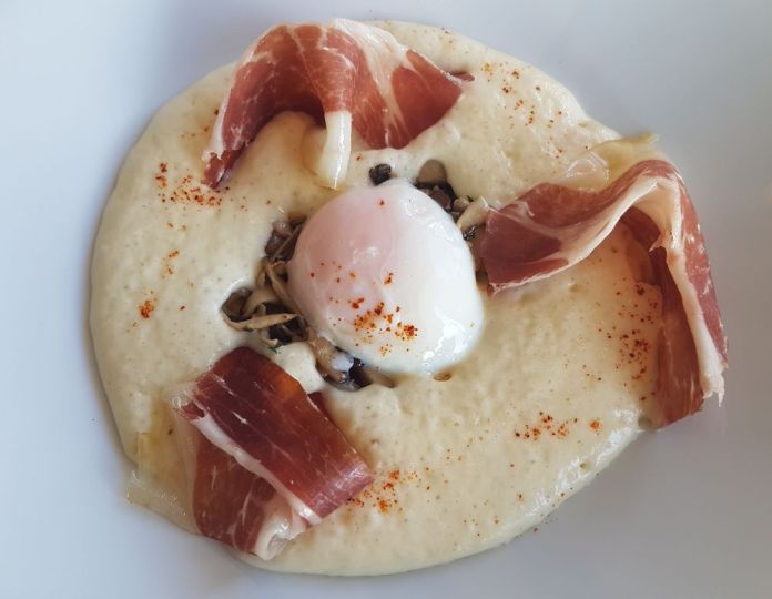 oeuf cuit juste à point Canopée café