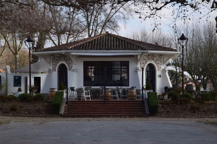 Uvarium café restaurant