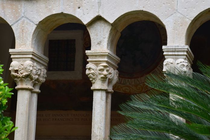 châpiteaux cloître couvent franciscains dubrovnik