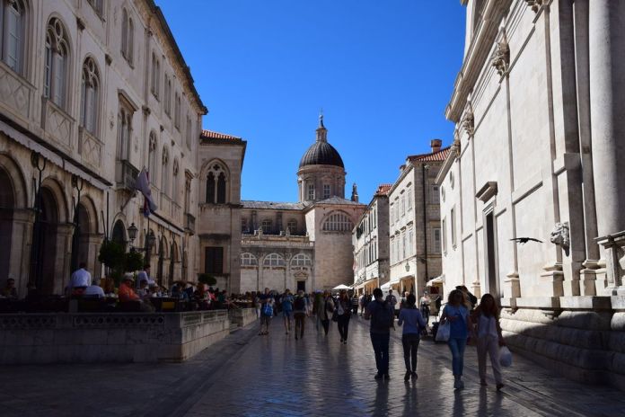 au bout de la voie cathédrale Dubrovnik