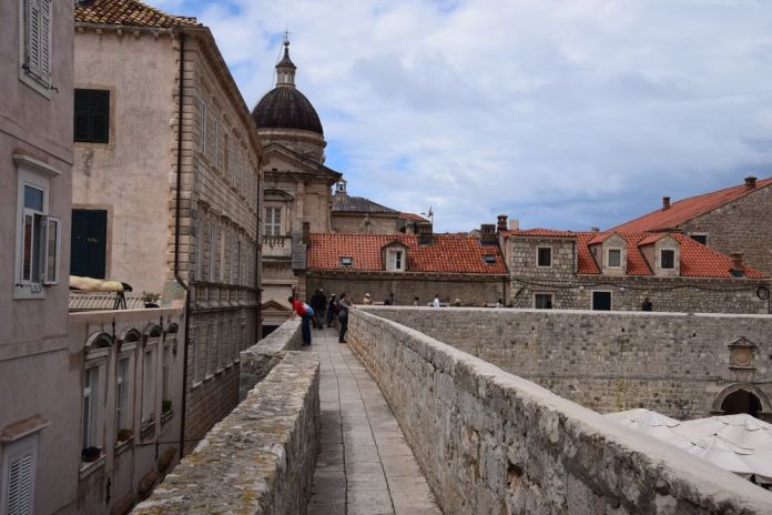 au milieu des toits de dubrovnik