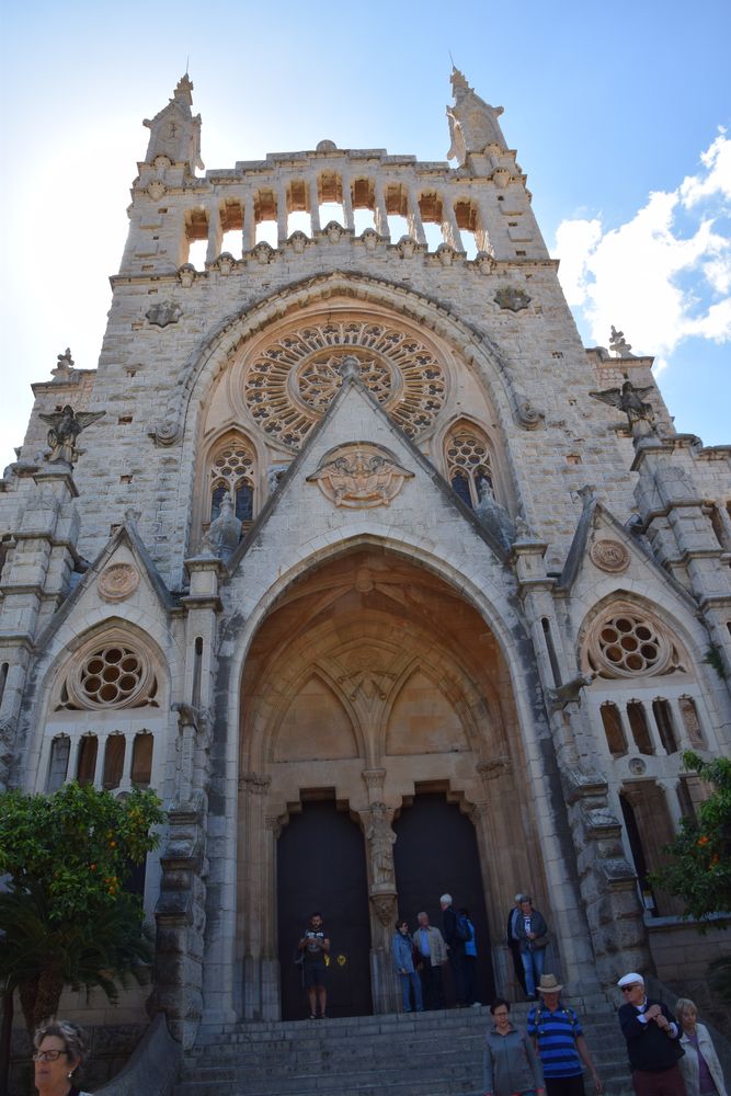 tour aigues pierre rugueuse église soller