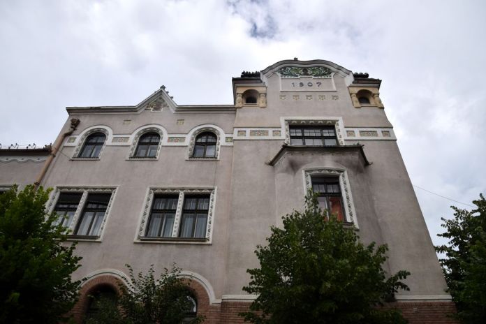partie façade mairie Targu Mures