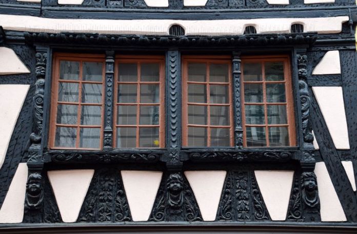 détail travail du bois maison strasbourg